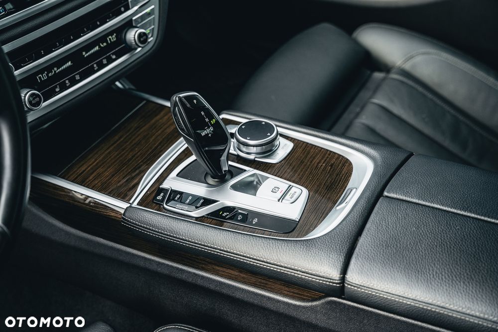 BMW Seria 7 730d xDrive - 21
