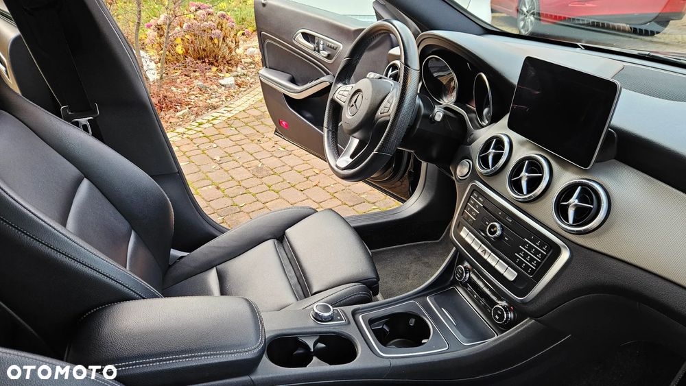 Mercedes-Benz CLA - 31