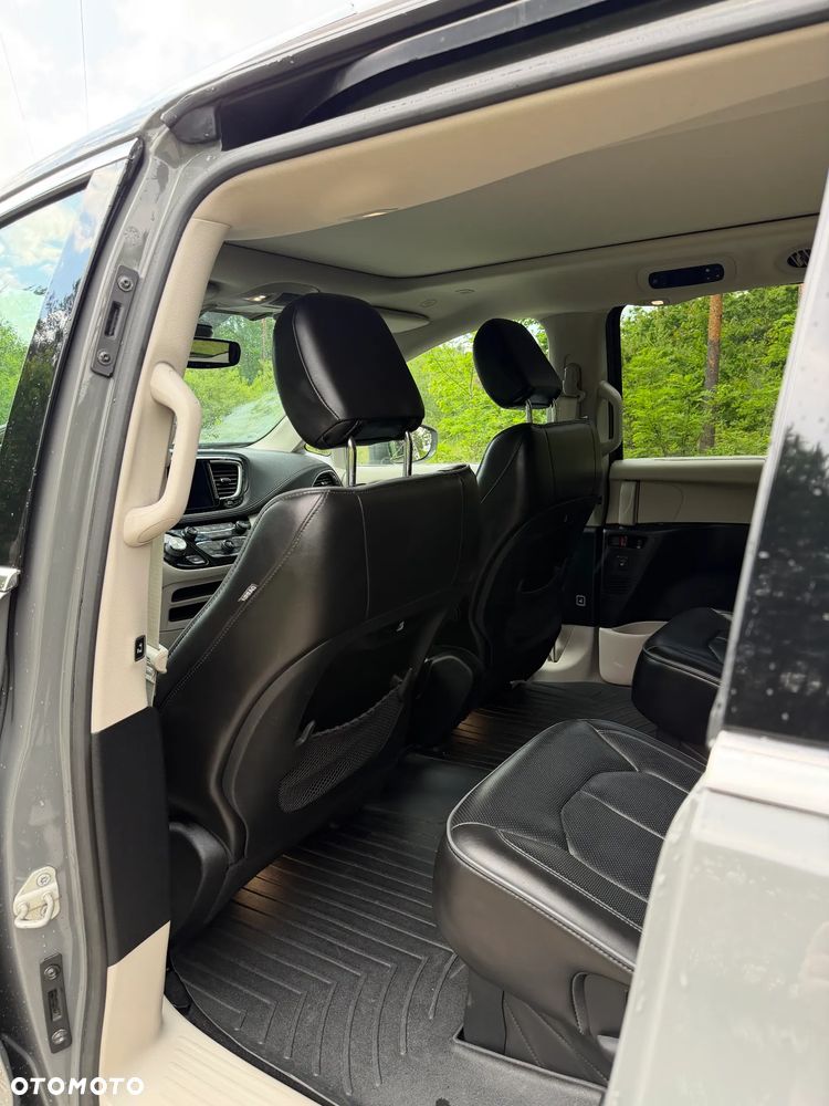 Chrysler Pacifica - 18