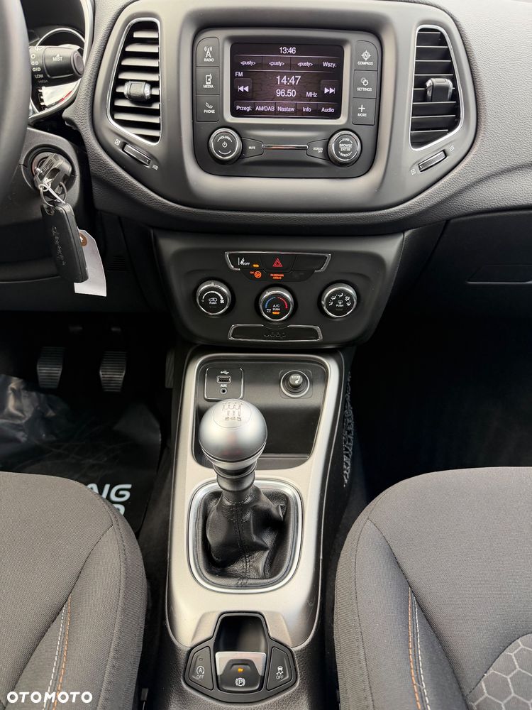 Jeep Compass 1.4 MultiAir Sport - 19
