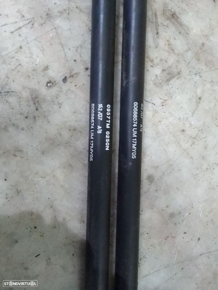 Amortecedor Capot Alfa Romeo 159 Sportwagon (939_) - 3