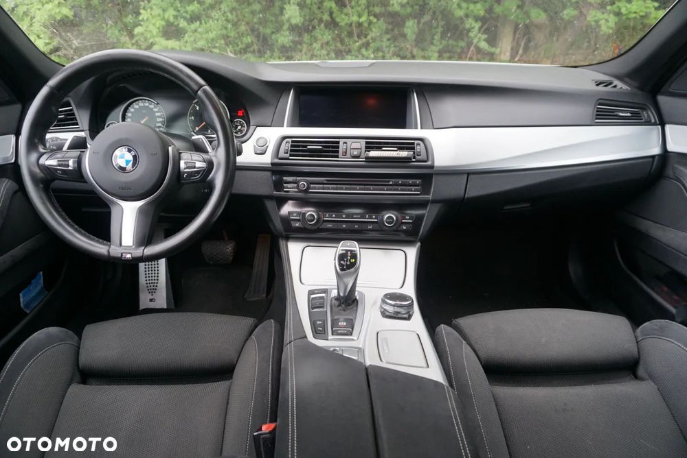 BMW Seria 5 525d xDrive - 19