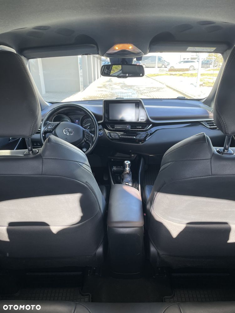 Toyota C-HR Lounge - 10