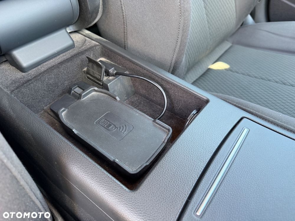 Audi A6 Avant 2.0 TDI Ultra S tronic - 33