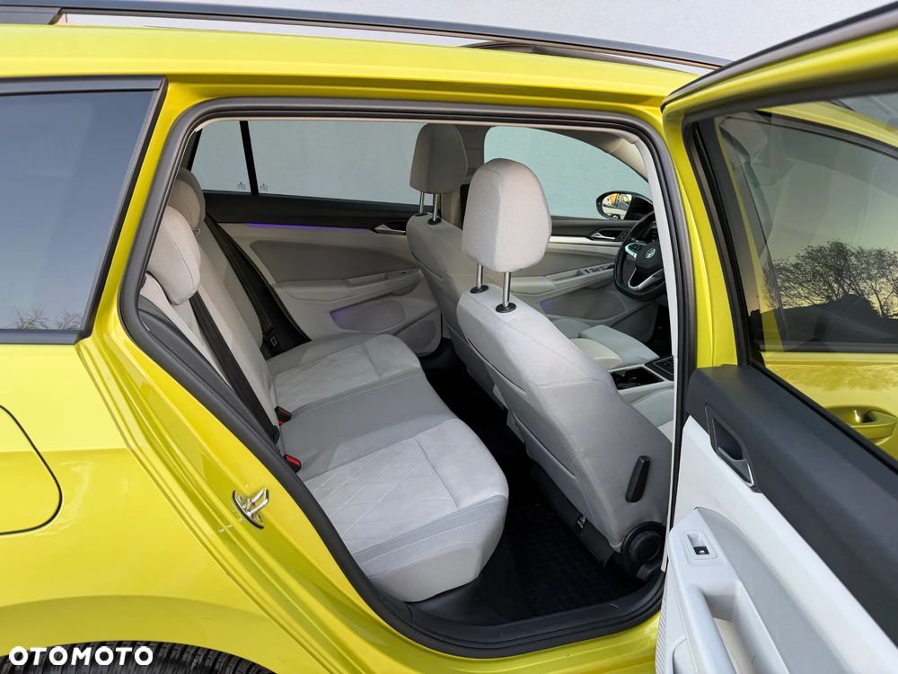 Volkswagen Golf Variant - 11