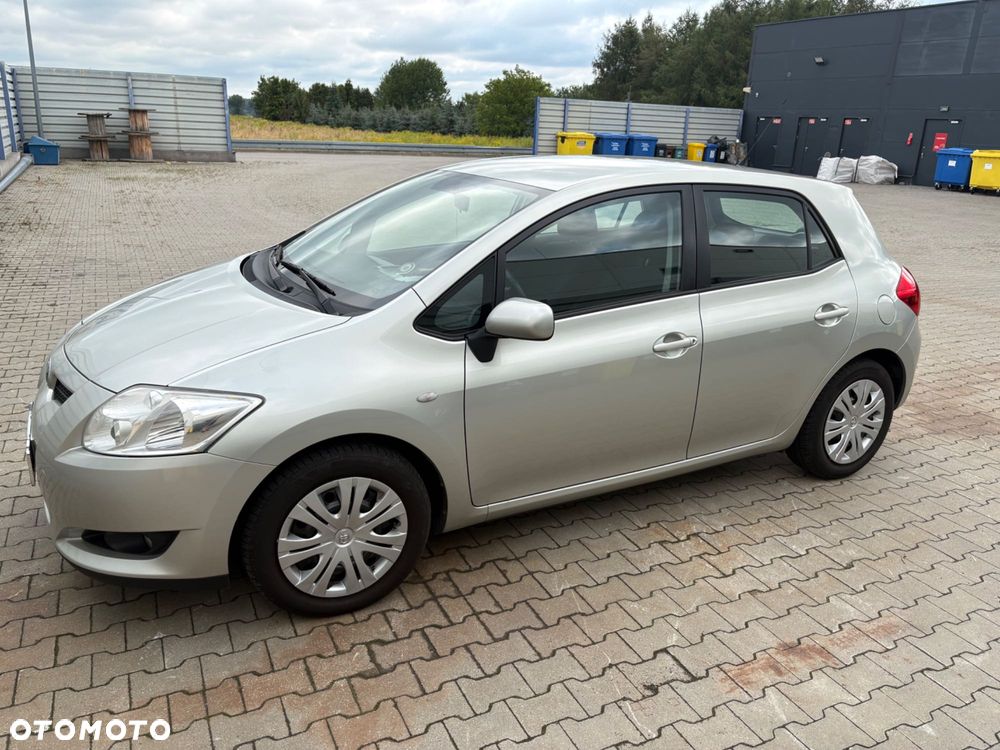 Toyota Auris - 2