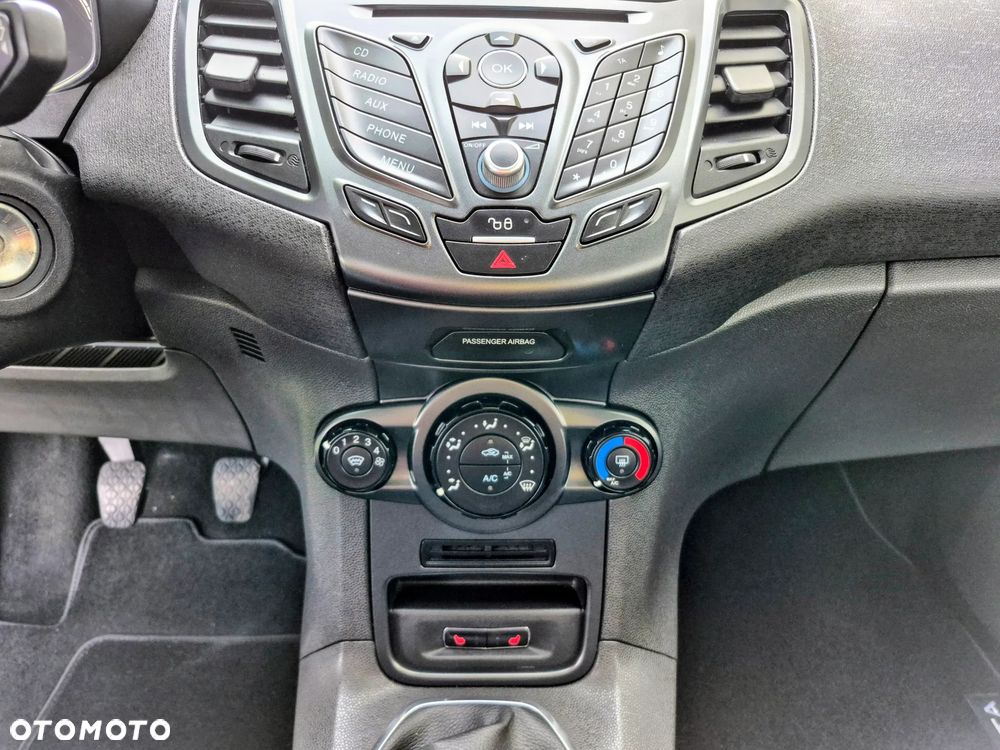 Ford Fiesta 1.25 Celebration - 10