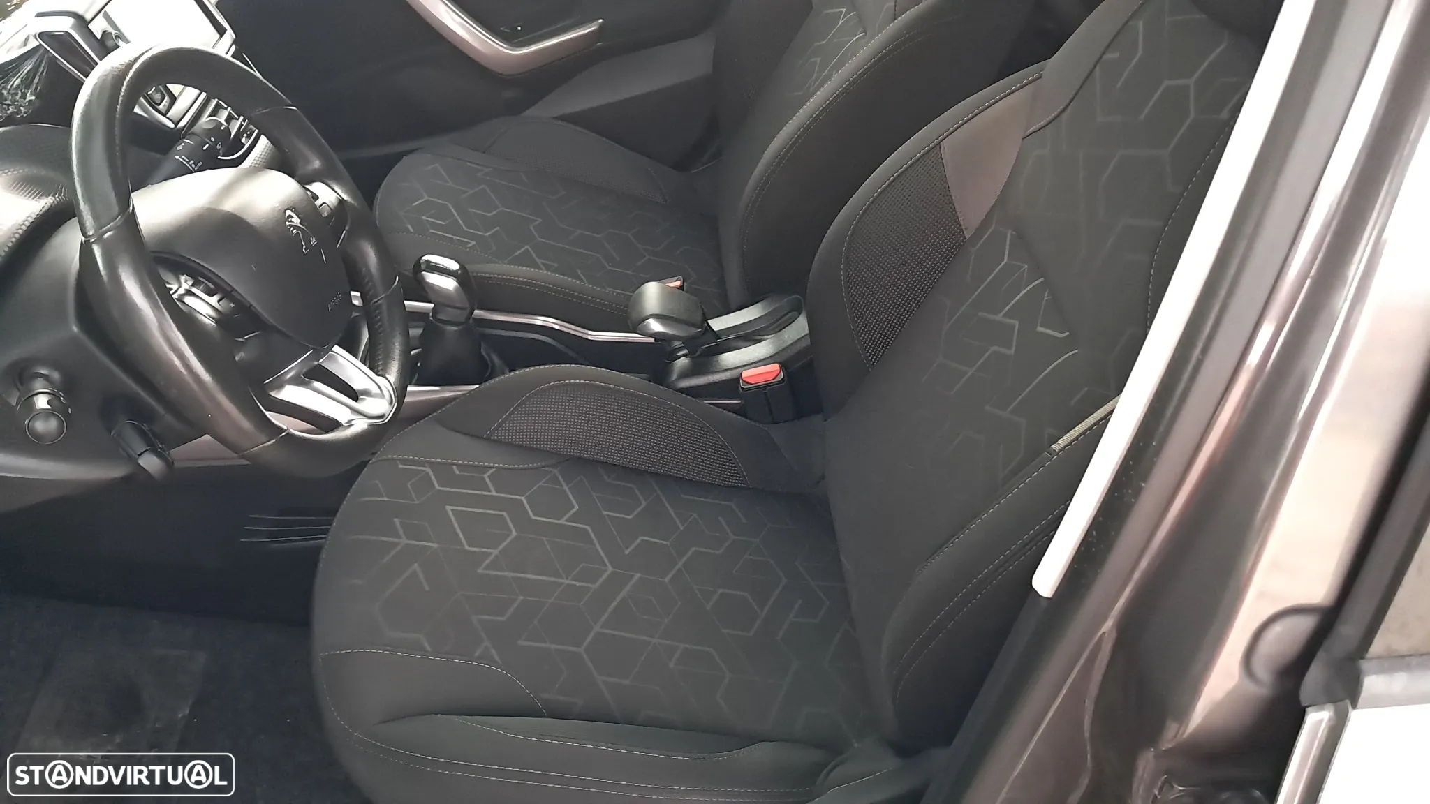 Peugeot 2008 1.6 BlueHDi Style - 9