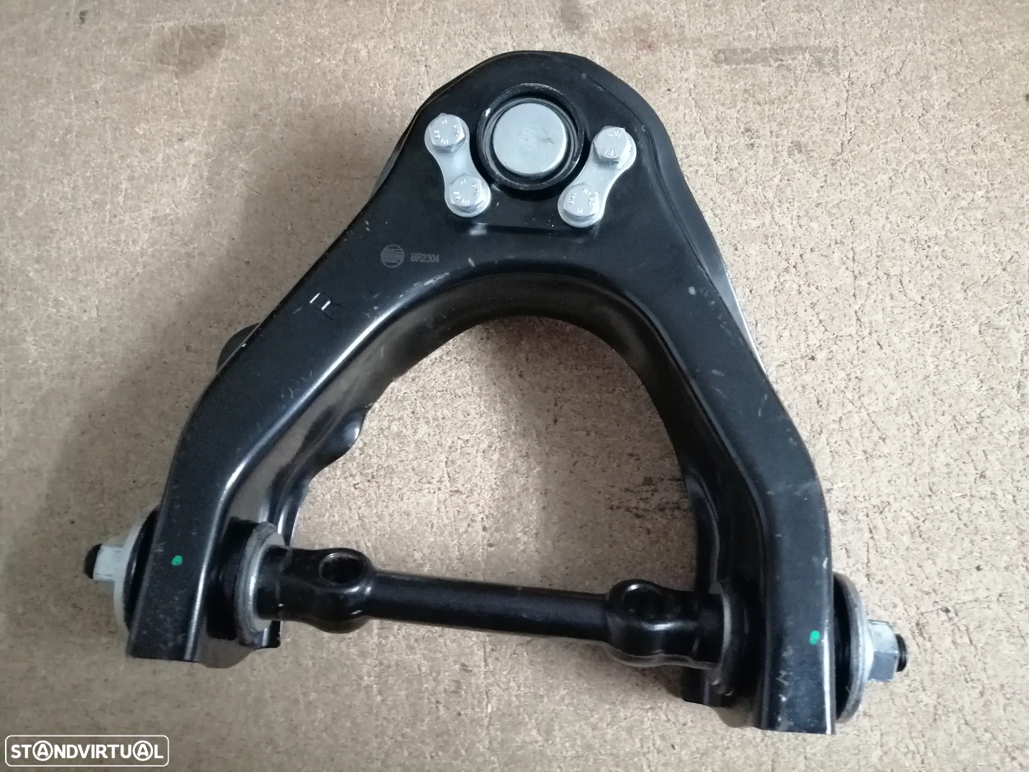 Braço Triangulo da suspensão Nissan Pickup D21 4WD Terrano I e II - 2