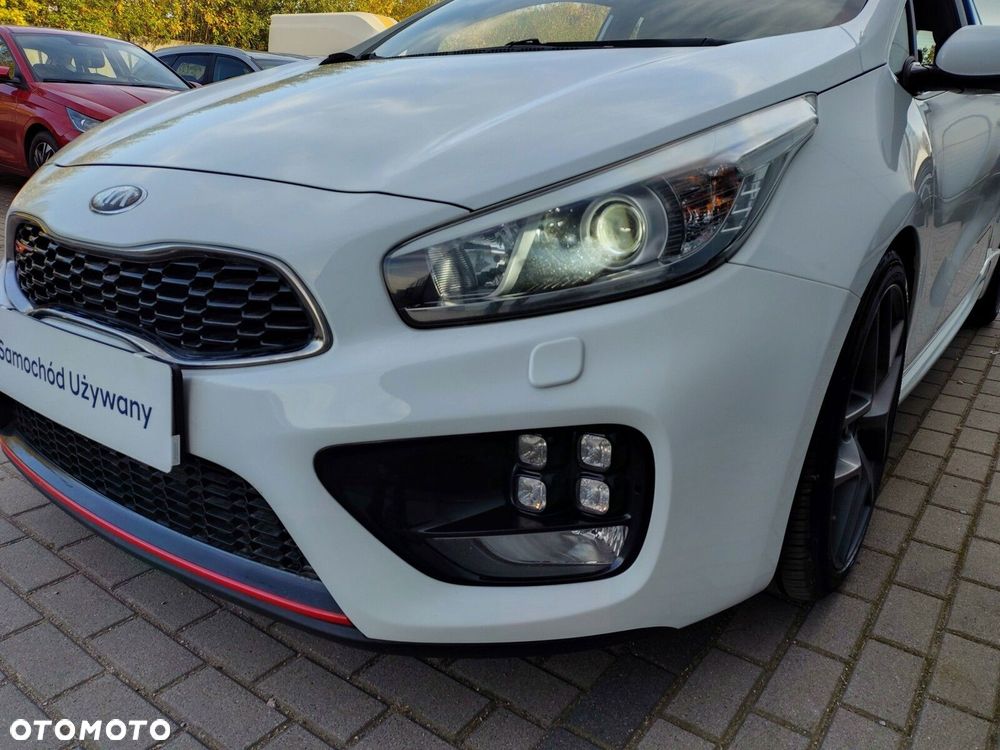 Kia ProCeed - 10