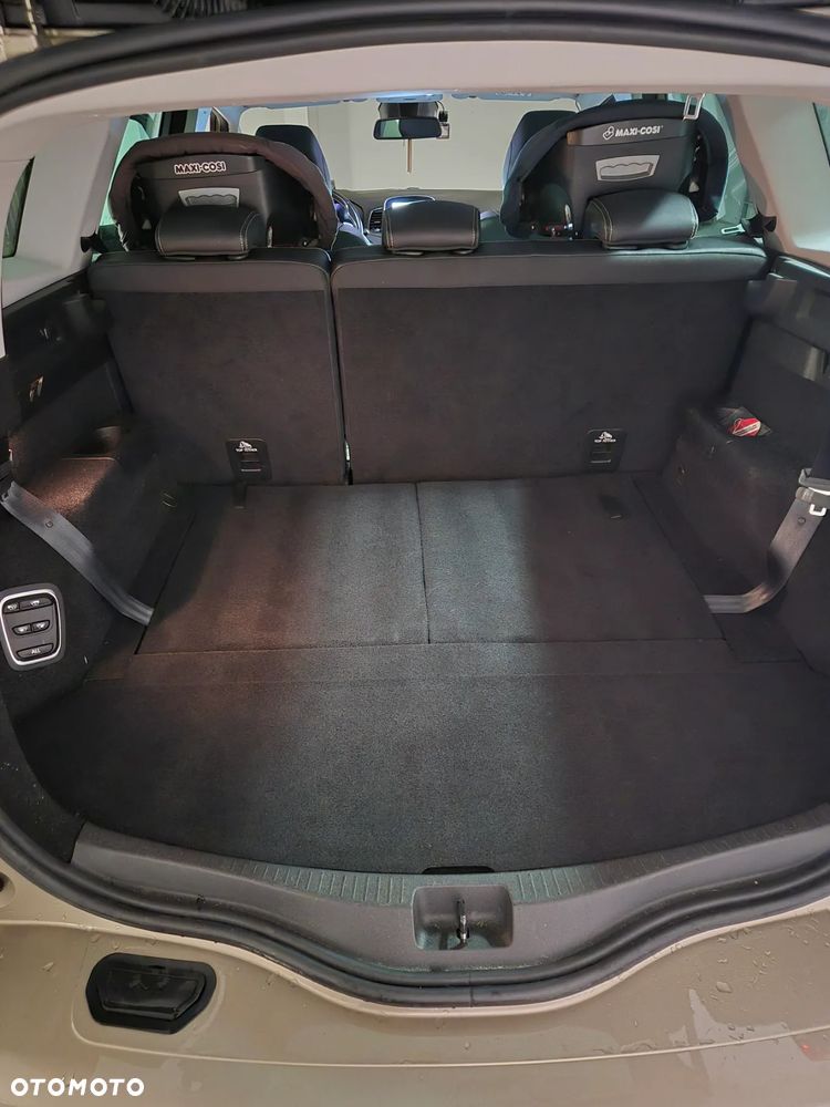 Renault Grand Scenic TCe 140 GPF EDC BOSE EDITION - 24