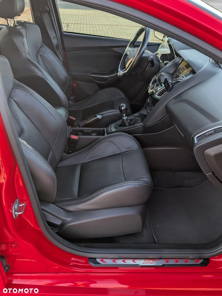 Ford Focus 2.0 EcoBoost ST mit Leder-Exclusiv-Paket - 9