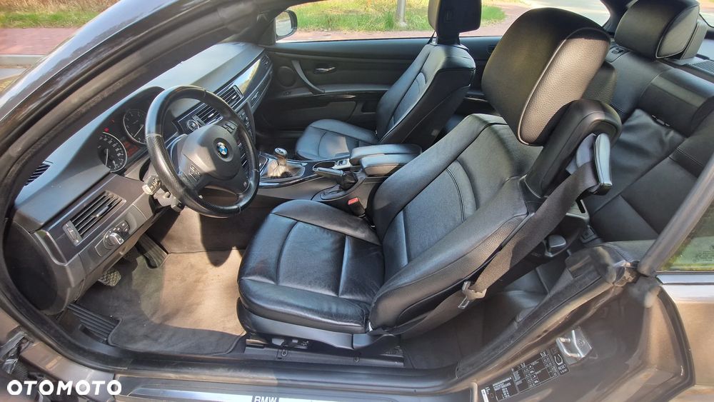 BMW Seria 3 318i M Sport Edition - 30