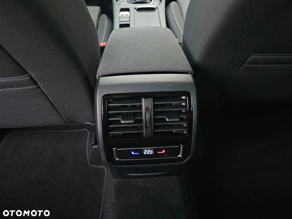 Volkswagen Passat 2.0 TDI (BlueMotion Technology) DSG Highline - 15