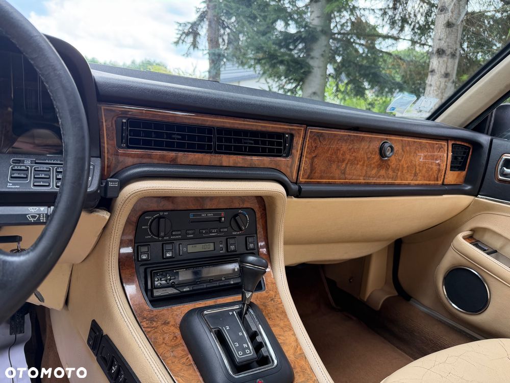 Jaguar XJ - 15
