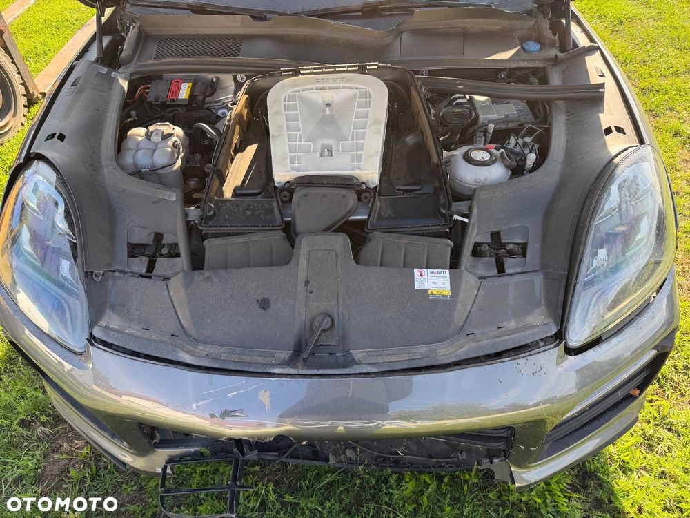 Porsche Cayenne - 26