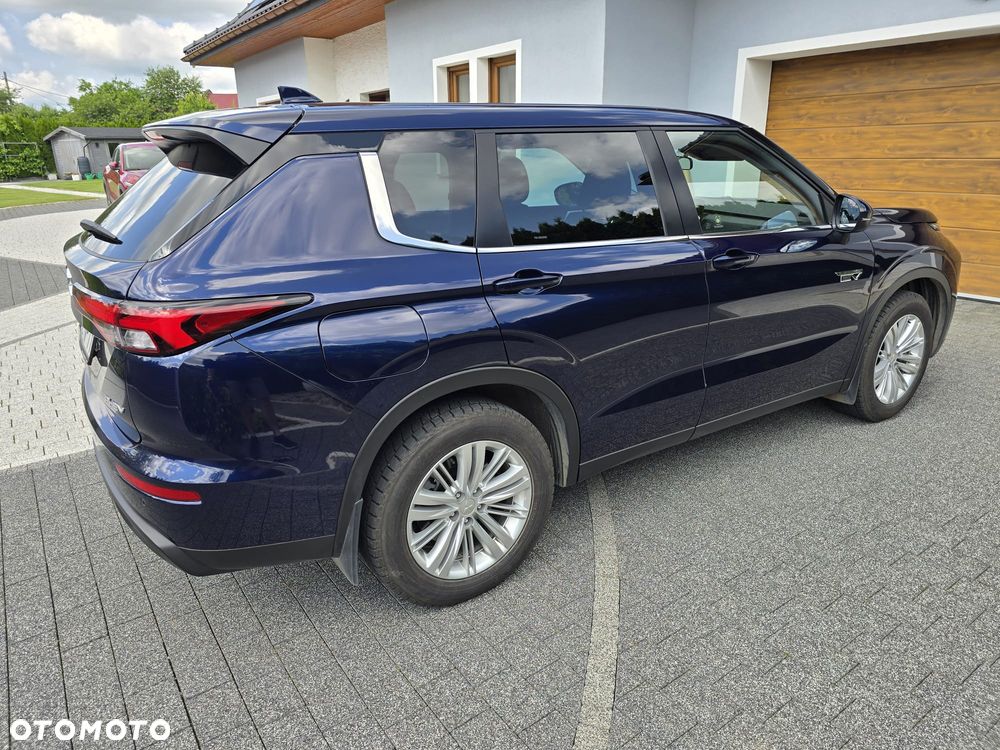Mitsubishi Outlander - 3