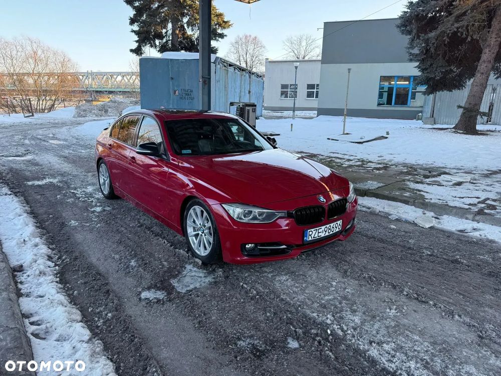 BMW Seria 3 335i Sport Line - 1