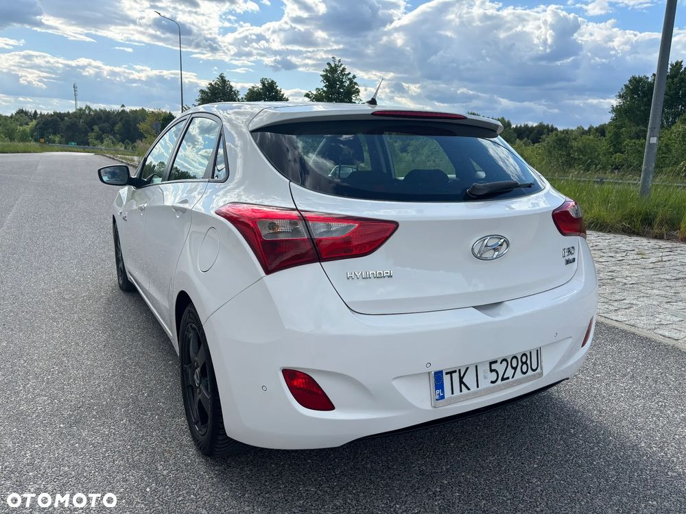 Hyundai i30 blue 1.6 CRDi Passion - 10