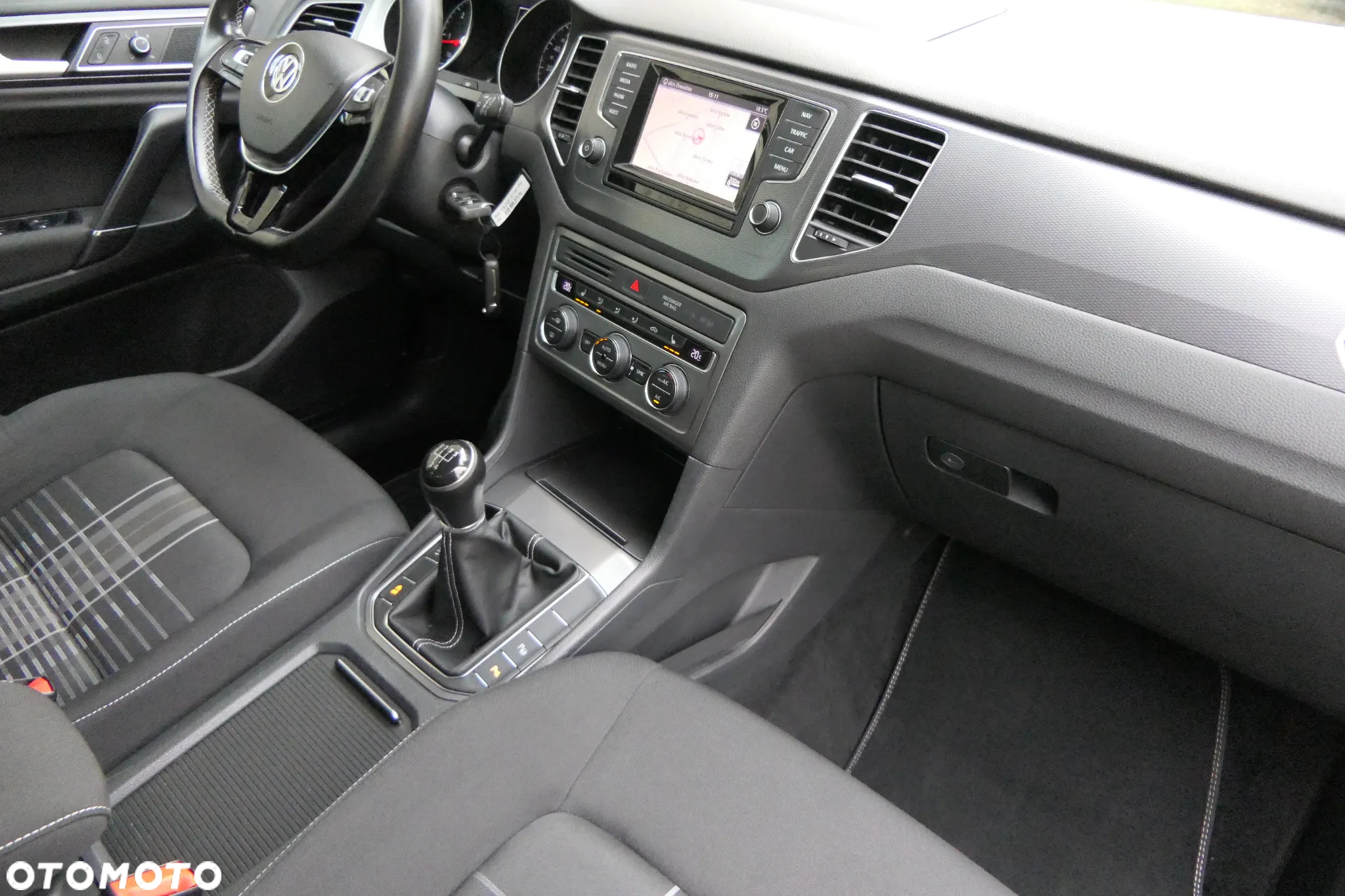 Volkswagen Golf Sportsvan VII SV 1.6 TDI BMT Highline - 25
