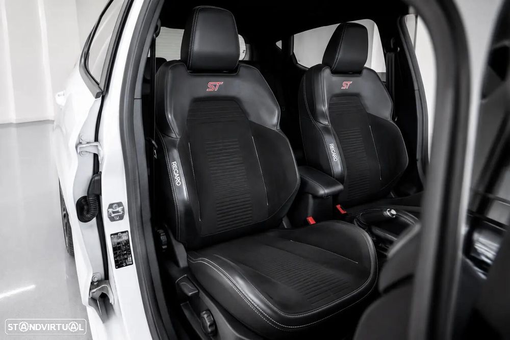 Ford Fiesta 1.5 EcoBoost ST - 9