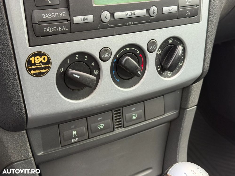 Ford Focus 1.8 Fun X - 19