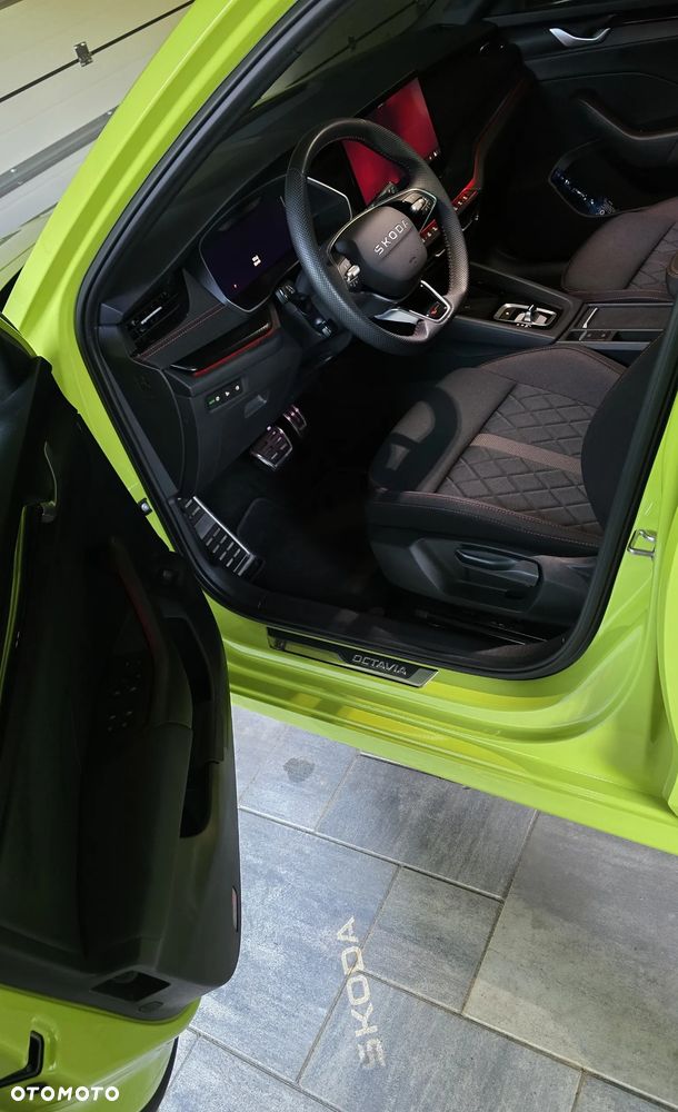 Skoda Octavia 2.0 TSI RS DSG - 27