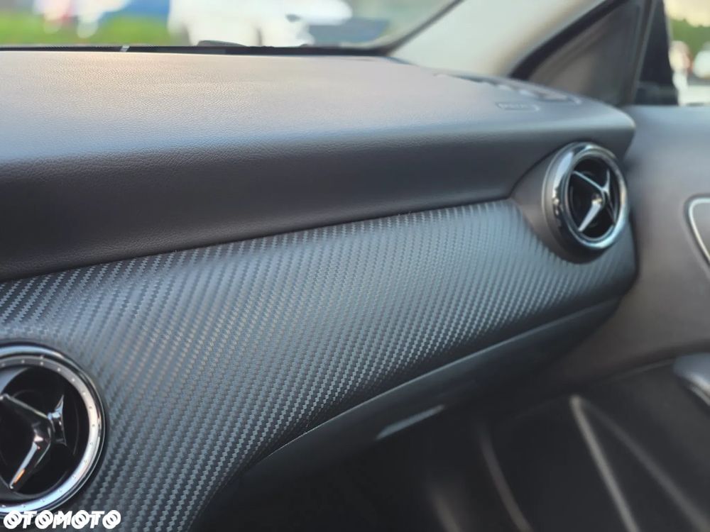 Mercedes-Benz GLA 180 7G-DCT Style - 26