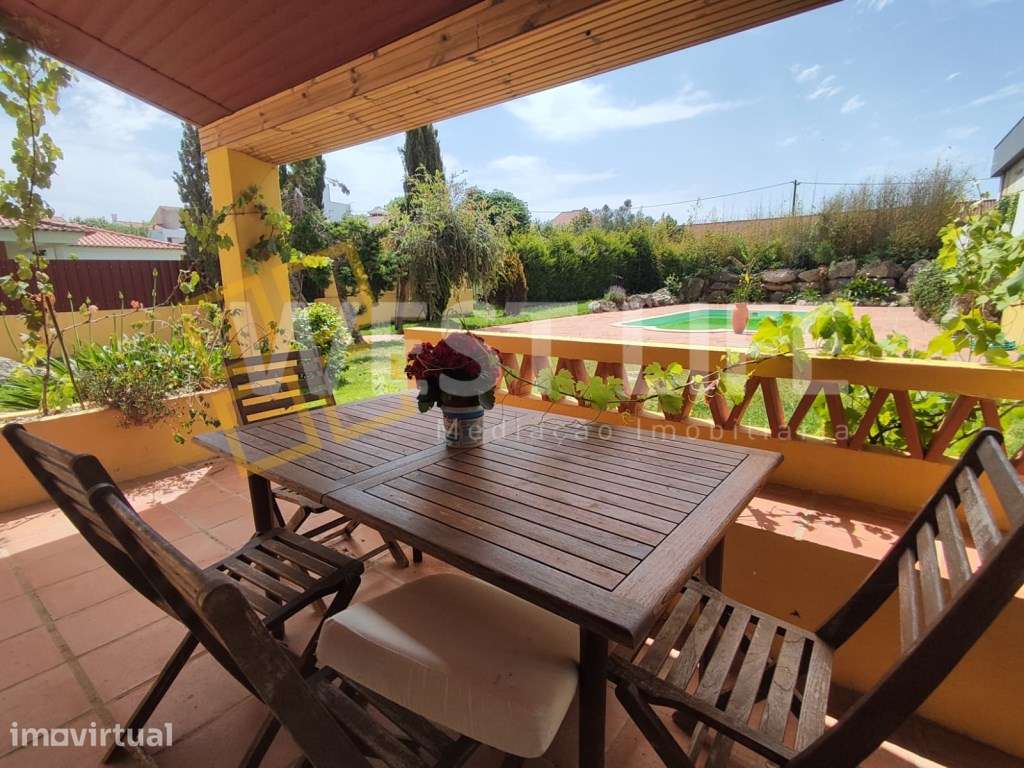 Moradia T4 com Piscina e Espaço Exterior de Excelência - EXCLUSIVO ... - Grande imagem: 3/39