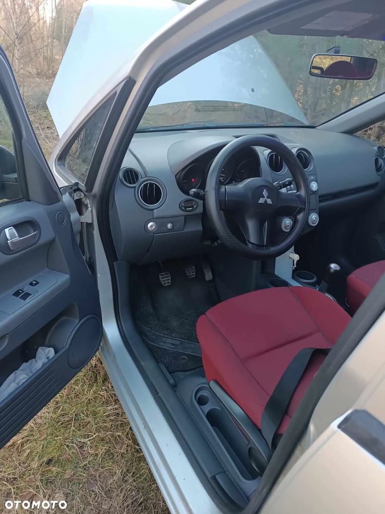 Mitsubishi Colt - 3