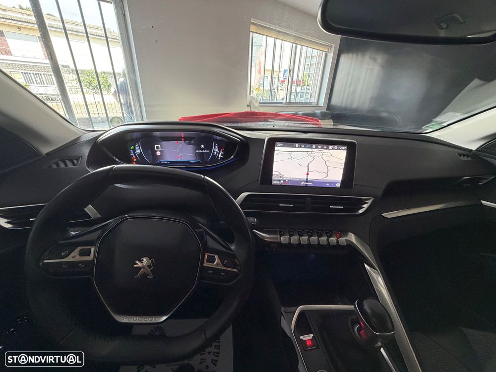 Peugeot 3008 PureTech 130 Stop & Start GPF Allure - 17
