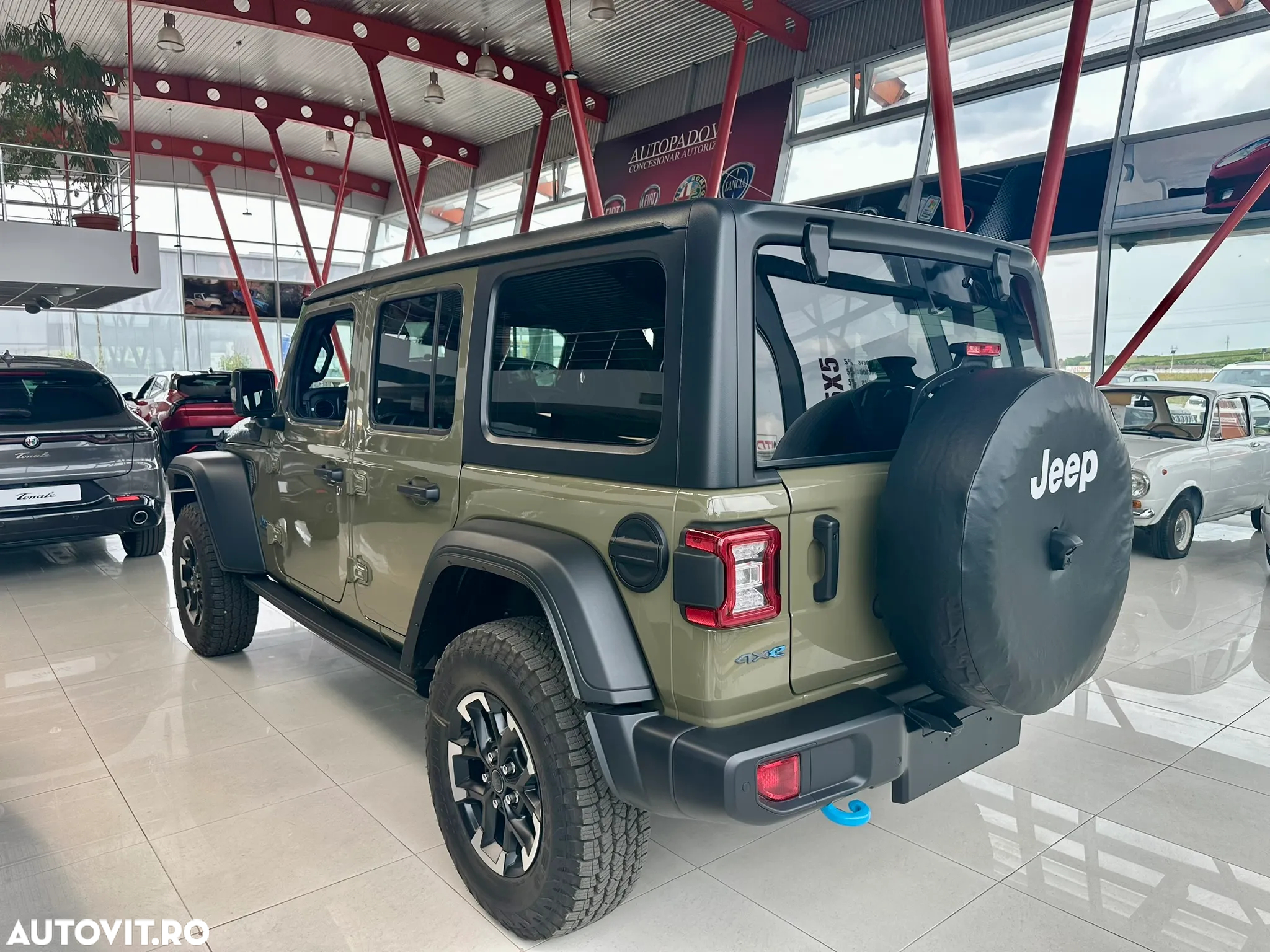 Jeep Wrangler Unlimited 2.0 AT8 4WD Rubicon - 4