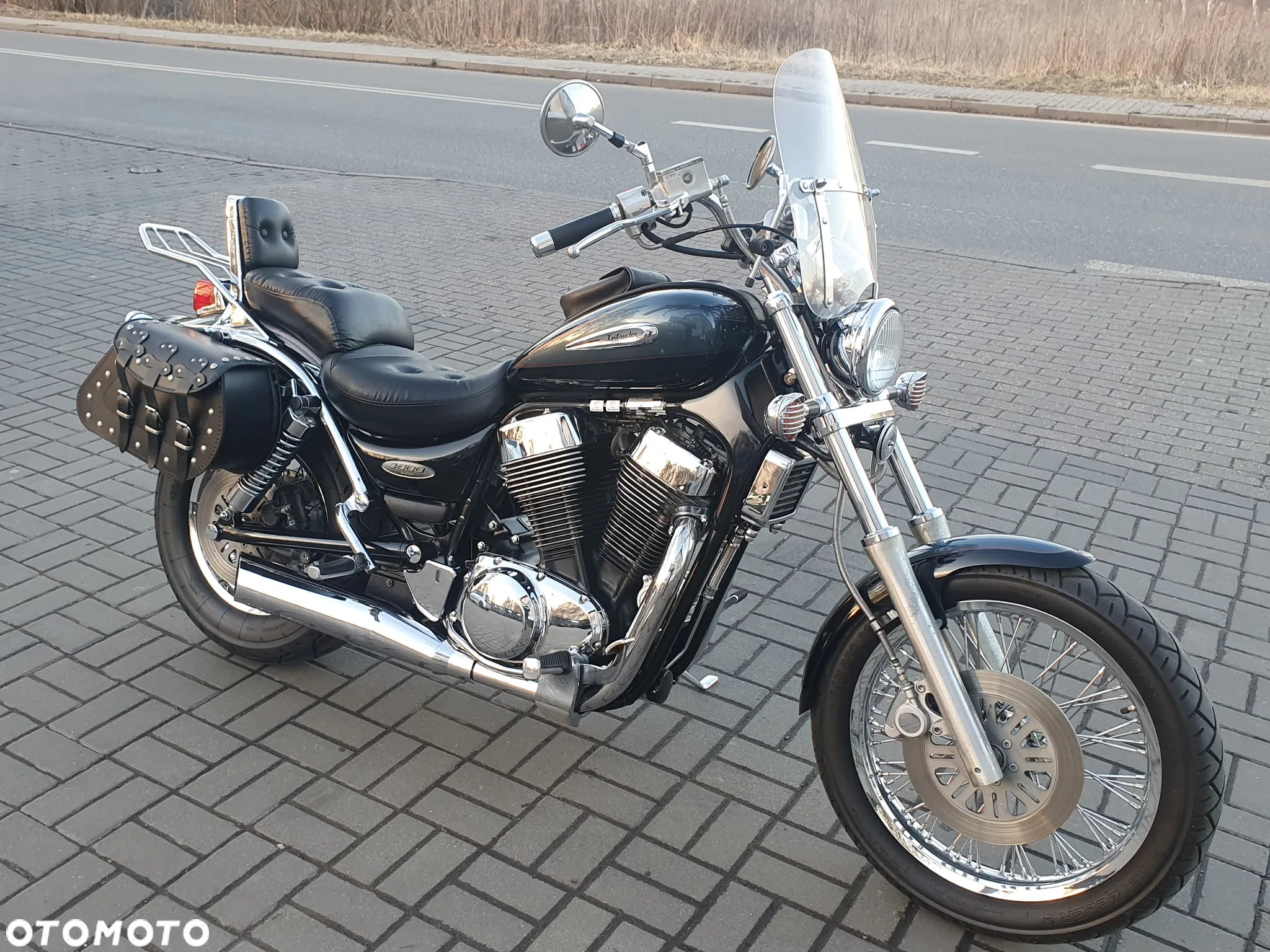 Suzuki Intruder - 3