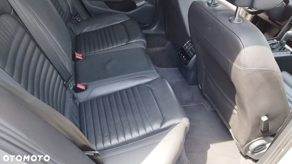 Volkswagen Passat Variant 2.0 TDI SCR DSG Comfortline - 20