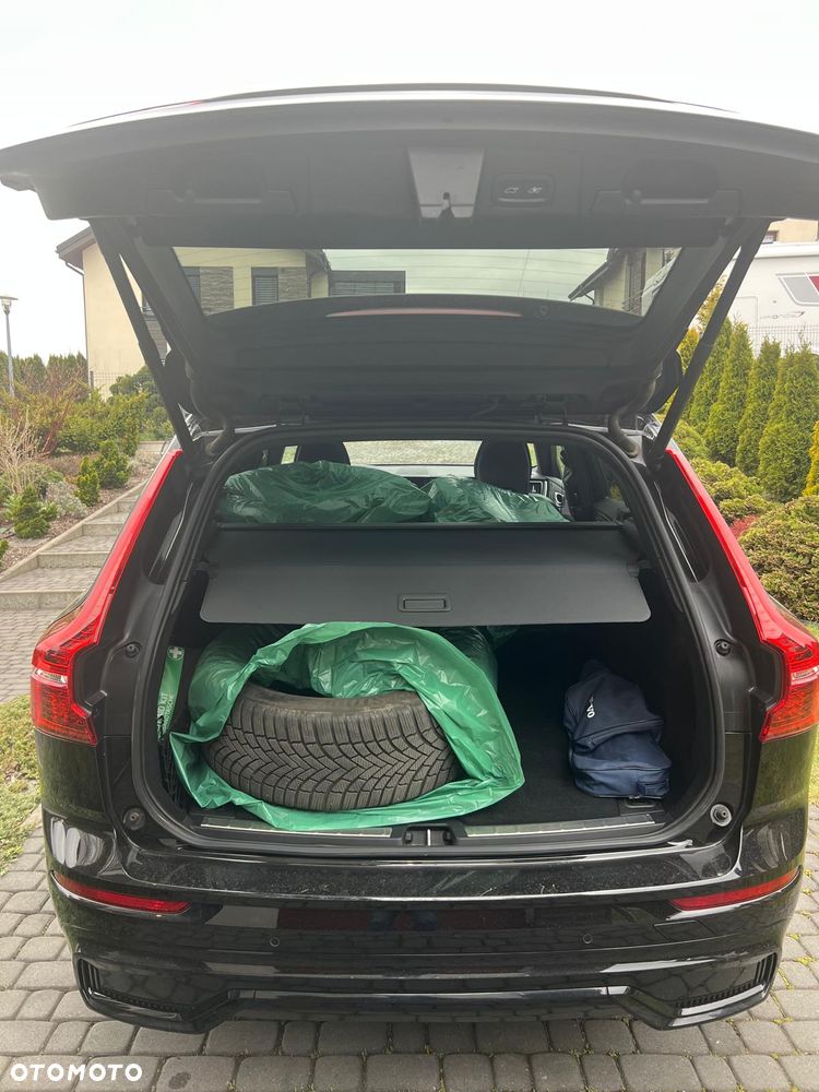 Volvo XC 60 T6 Plug-In Hybrid AWD Plus Dark - 10