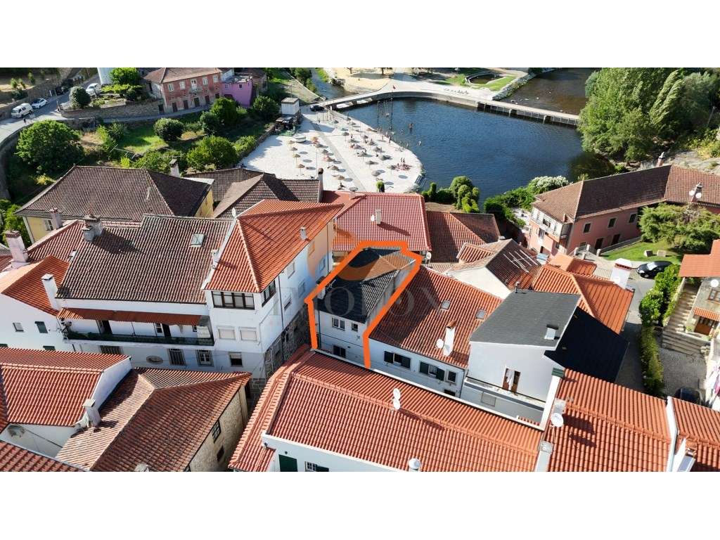 Moradia com 3 quartos e garagem pronta a habitar localizada no cent... - Grande imagem: 3/25