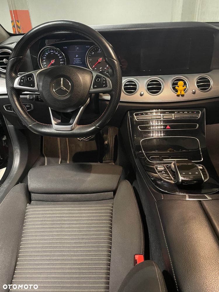 Mercedes-Benz Klasa E 220 d 4-Matic 9G-TRONIC - 20