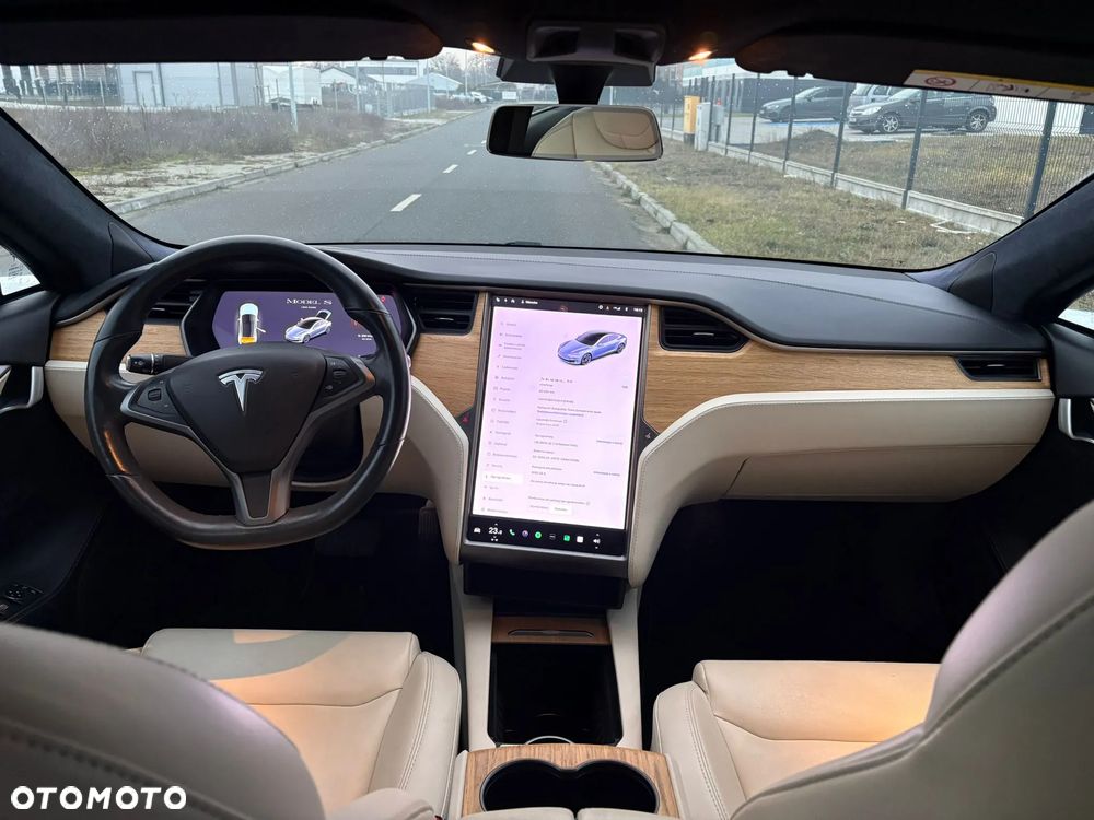 Tesla Model S Long Range - 10
