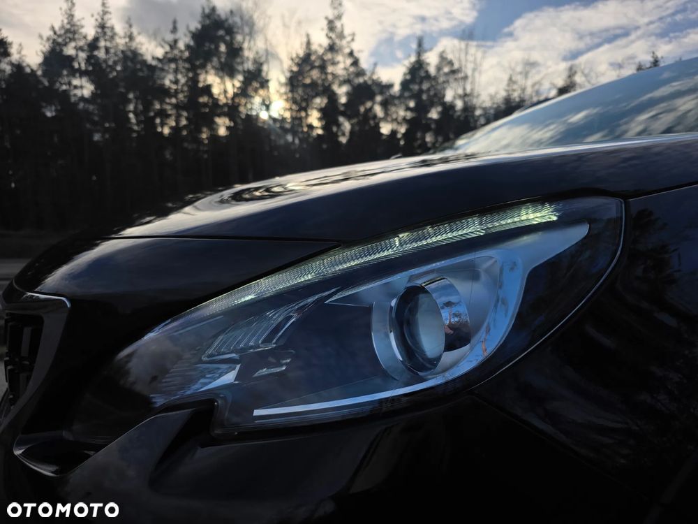 Peugeot 2008 1.2 Pure Tech Allure S&S EAT6 - 31