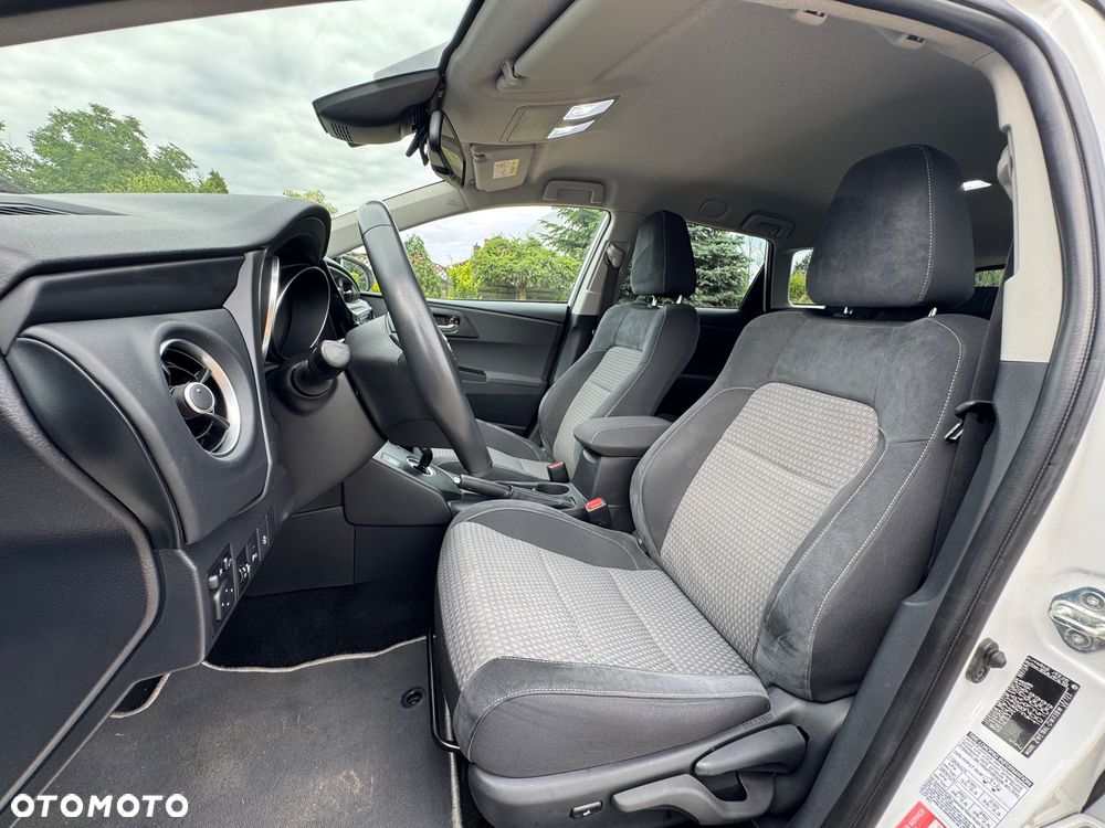 Toyota Auris - 31