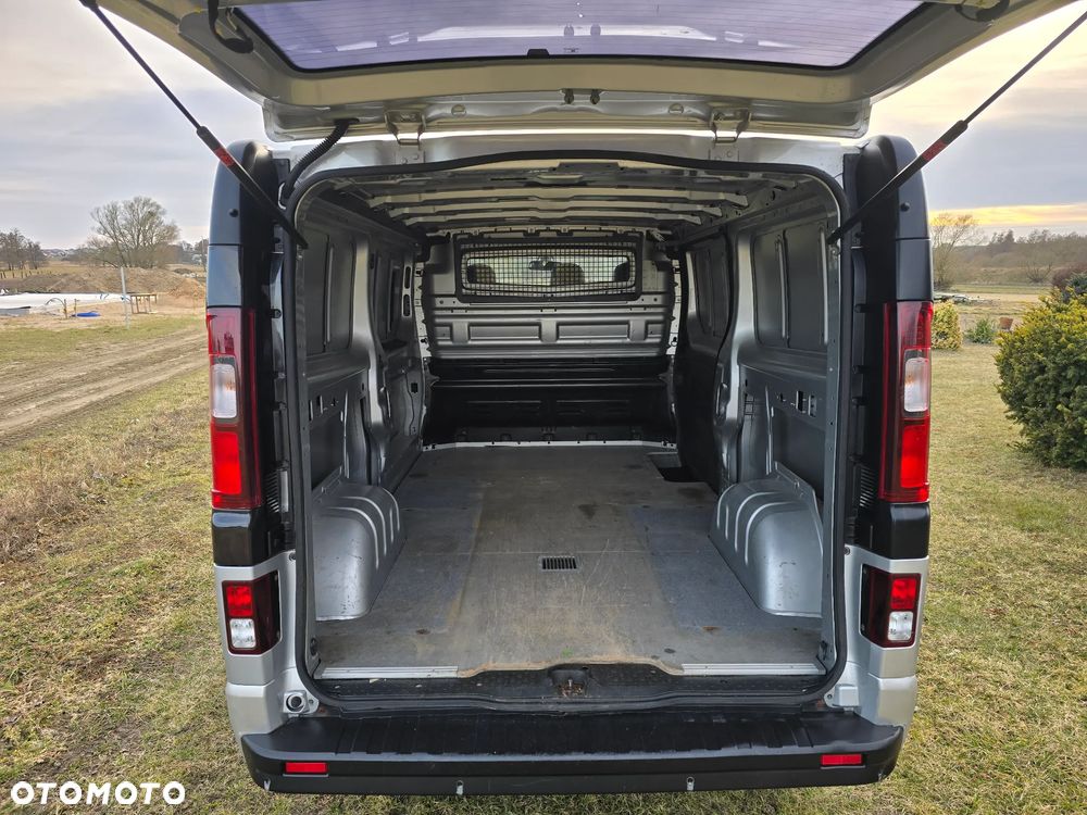 Opel Vivaro - 16