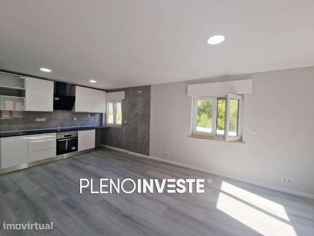 Excelente T2 Totalmente Remodelado em Corroios com Arrecadação e El... - Grande imagem: 3/17