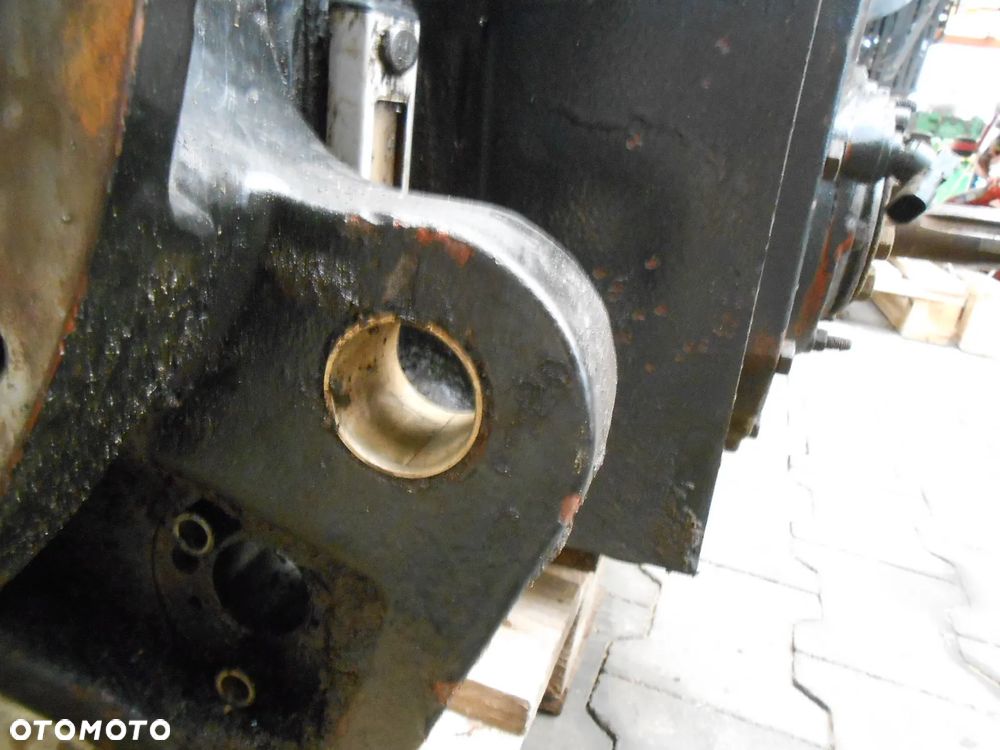 Obudowa tylnego mostu Case CVX150 Steyr CVT - 9