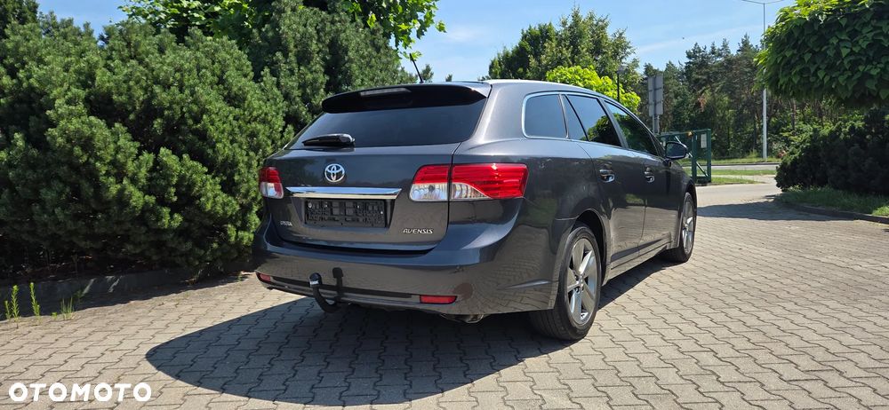Toyota Avensis 1.8 Premium - 6