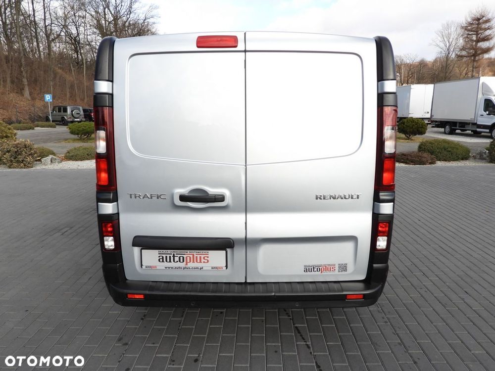 Renault TRAFIC FURGON BRYGADÓWKA 6 MIEJSC TEMPOMAT NAWIGACJA LEDY KLIMATYZACJA  130KM - 12