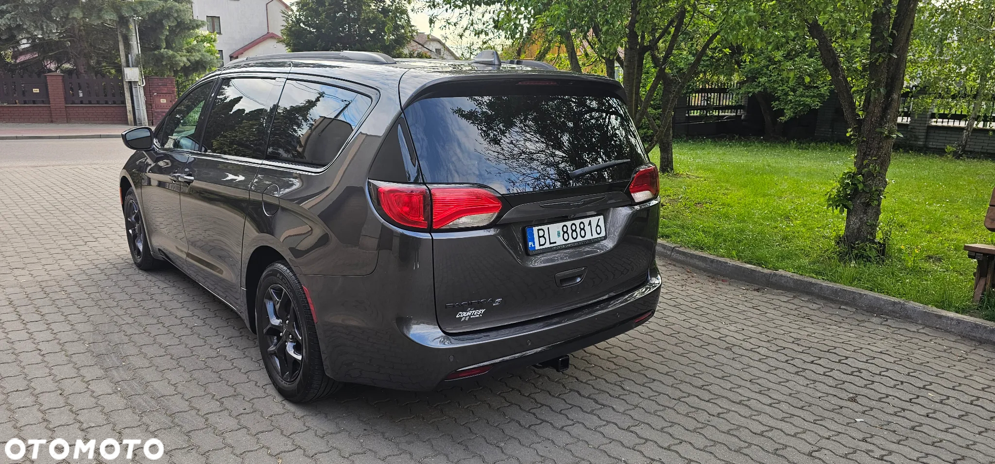 Chrysler Pacifica - 35