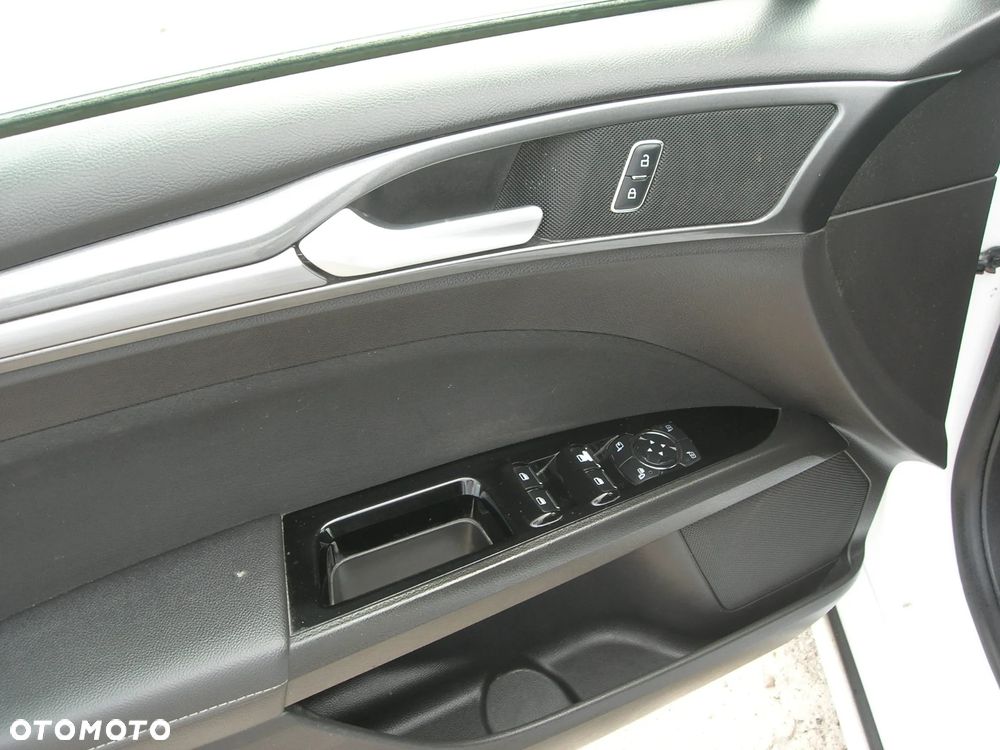 Ford Mondeo 2.0 Hybrid Trend - 15