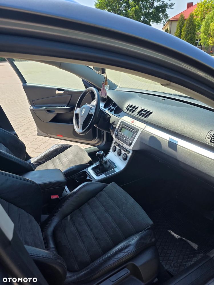 Volkswagen Passat 2.0 TDI Comfortline - 8