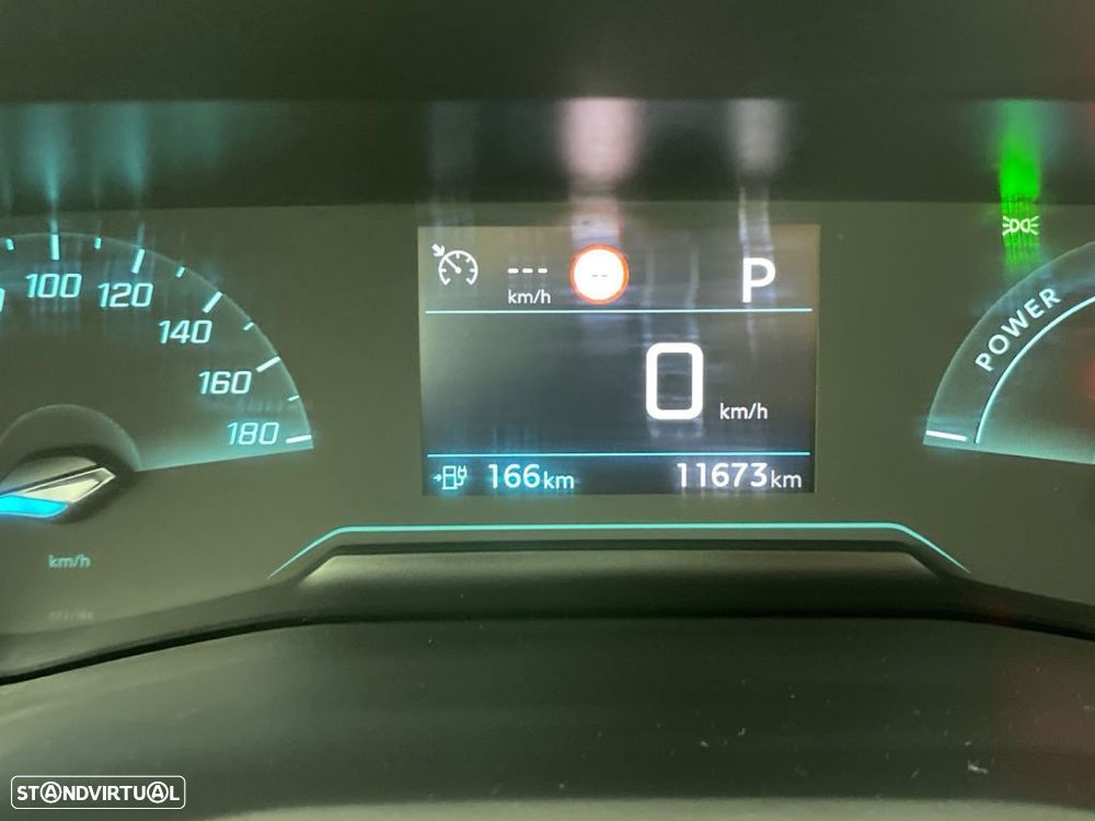 Peugeot e-2008 54 kWh SE Style - 9