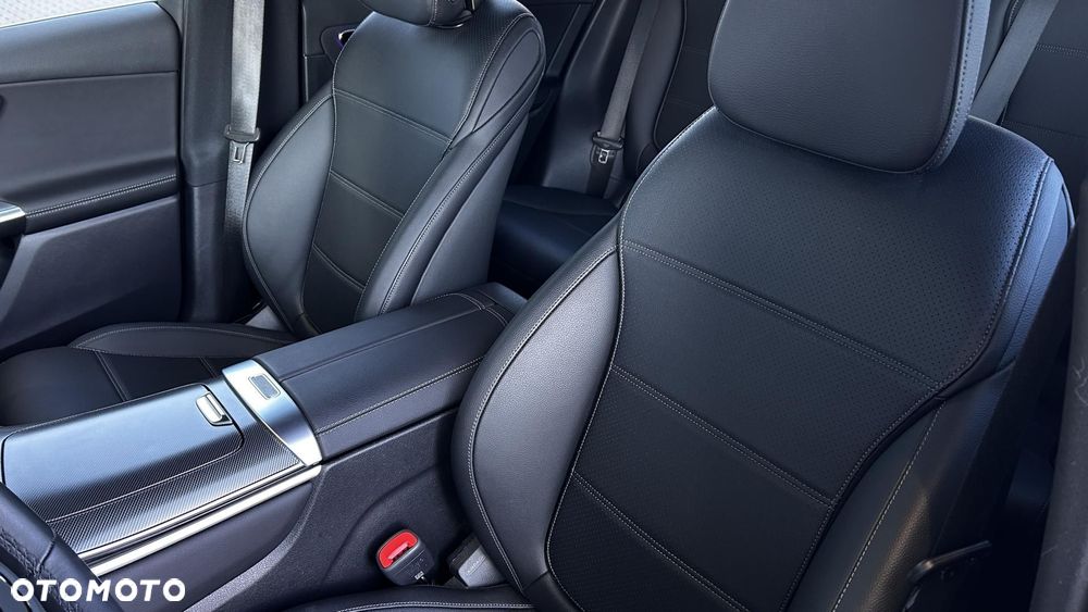 Mercedes-Benz GLC - 12